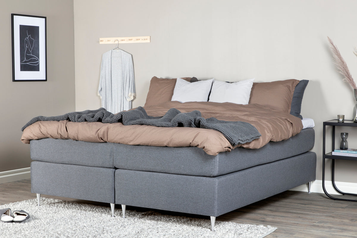 Double Bed 180 x 200