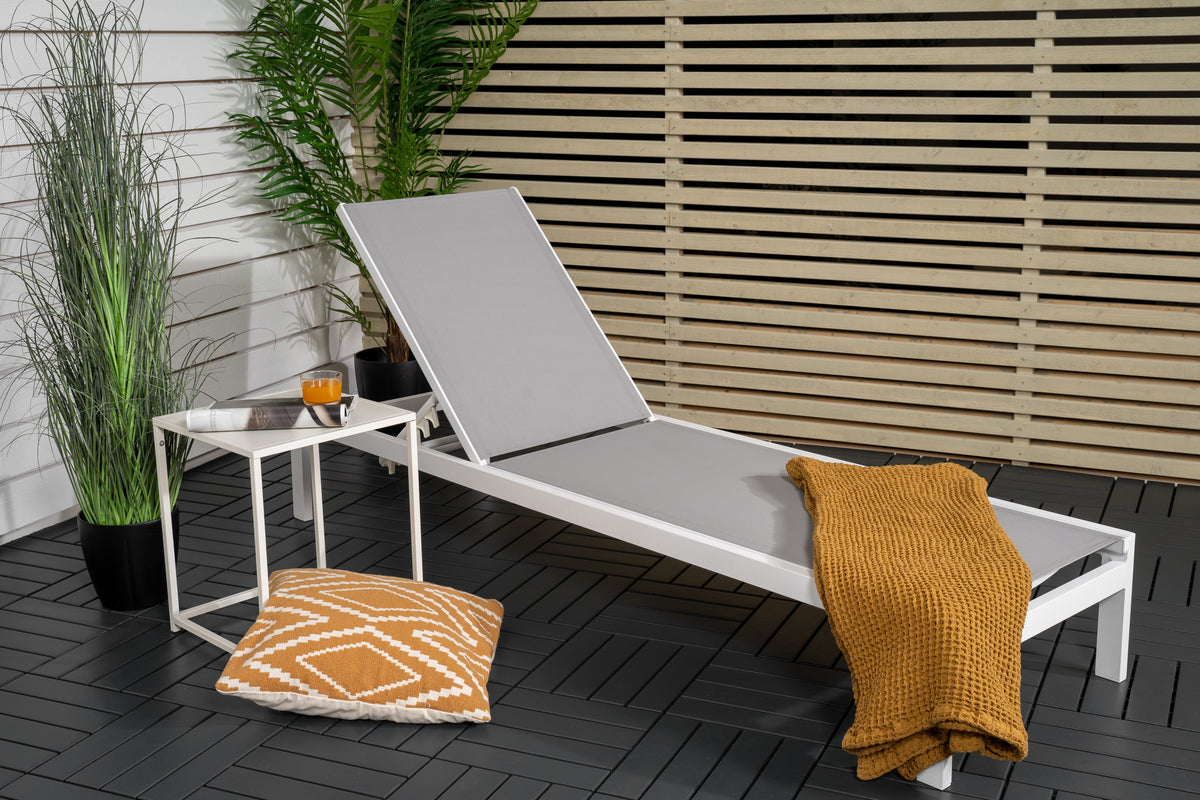 Sun Lounge