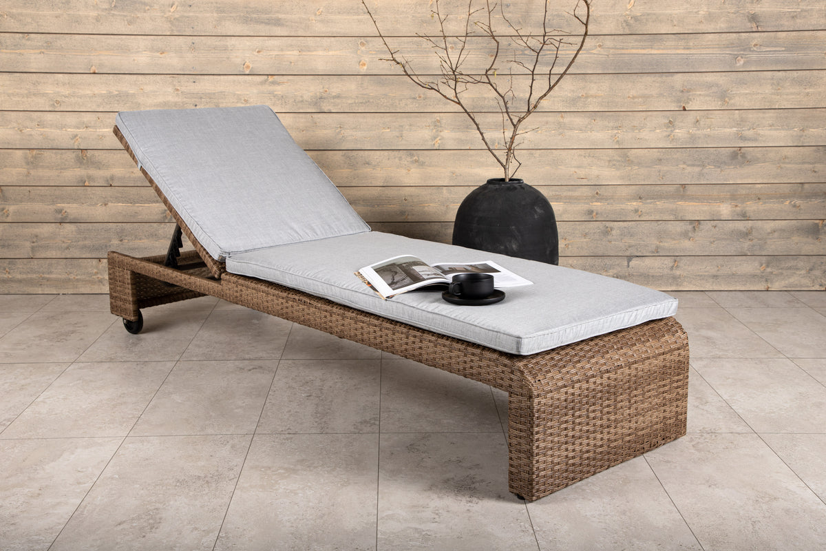 Sun Lounge