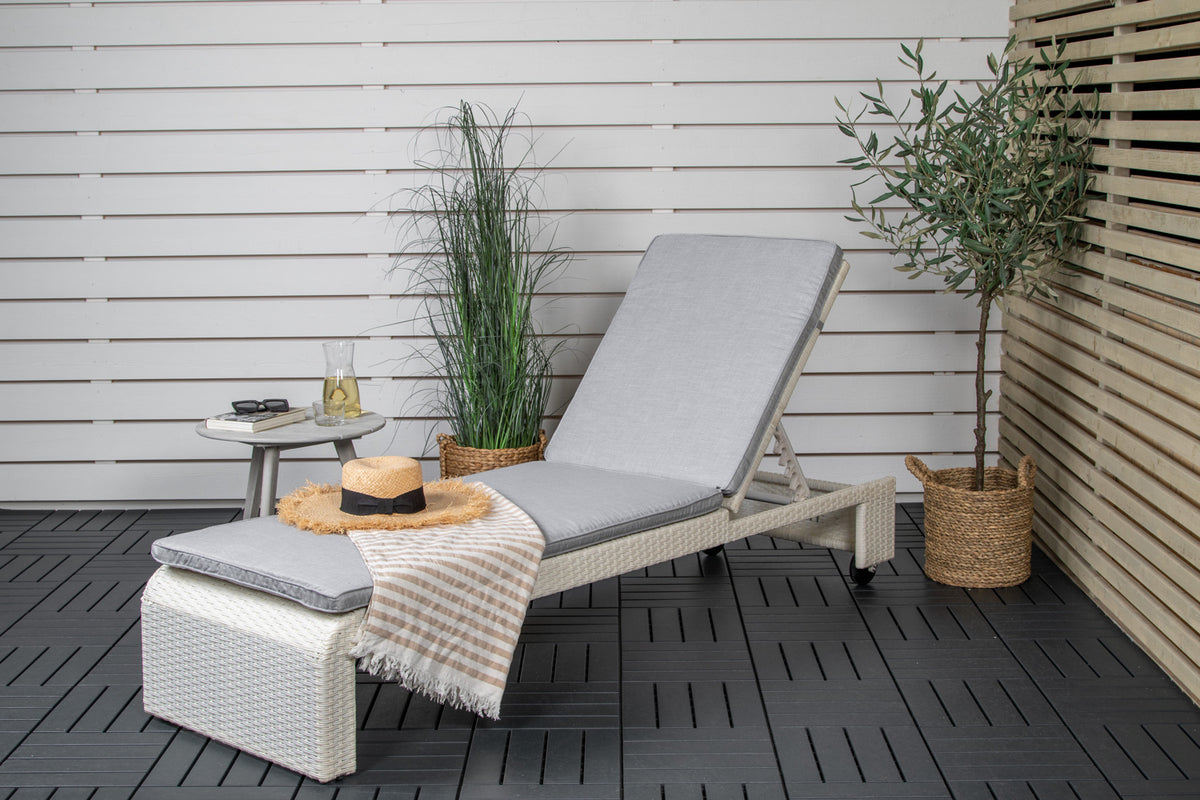 Sun Lounge