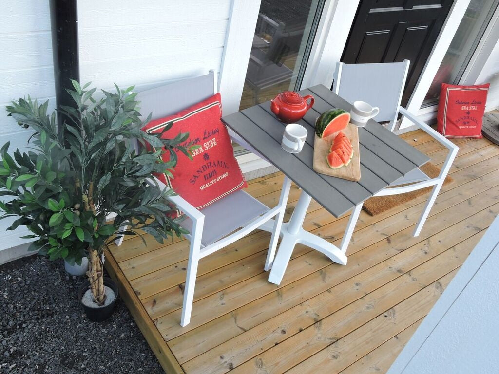 Dining Chair + Cafe Table 75 x 70 x 70 Grey